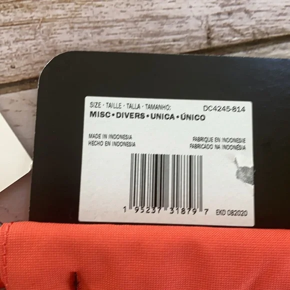 NWT - Nike Heritage Drawstring Gymsack, Color: Magic Ember - Picture 4 of 5